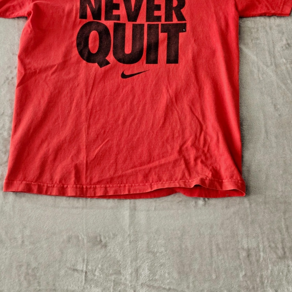 JUST DO IT RED NIKE T‎ SHIRT WITH BLACK SWOOSH Boys M REGULAR FIT NEVER QUIT - Picture 4 of 6
